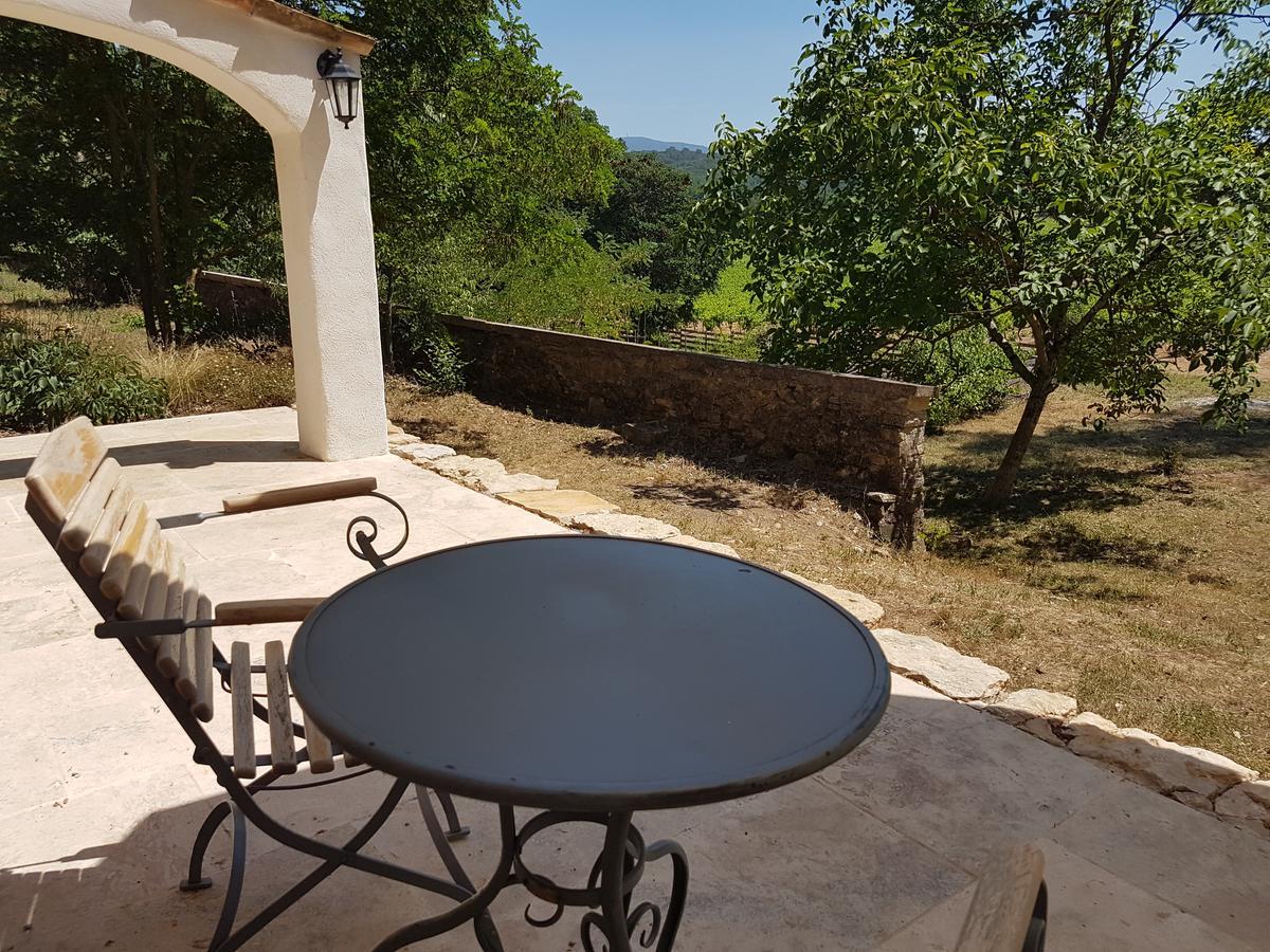 Le Domaine Saint Martin Bed and Breakfast Flassans-sur-Issole Εξωτερικό φωτογραφία